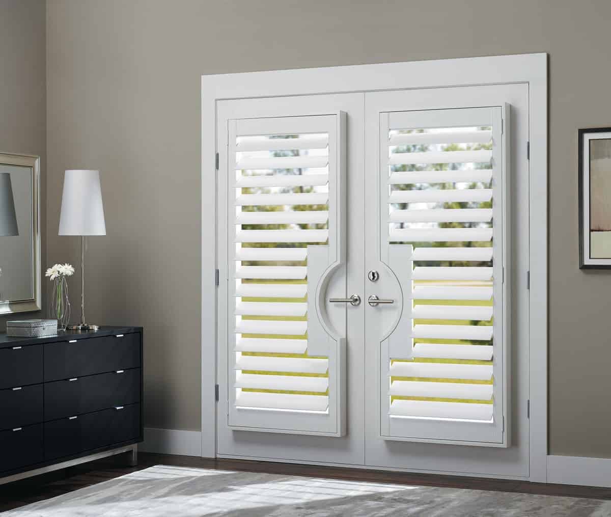 Best shutters for living rooms, Hunter Douglas Heritance® Hardwood Shutters near Gresham, Oregon (OR)